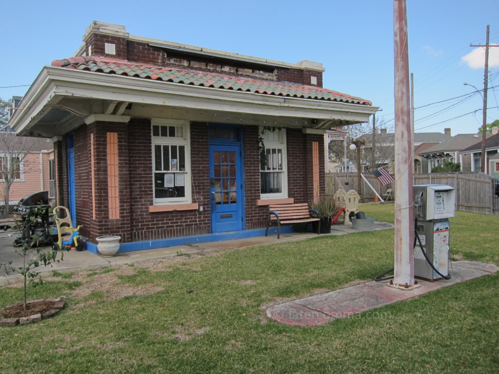 Gulf gas station, Algiers Point.